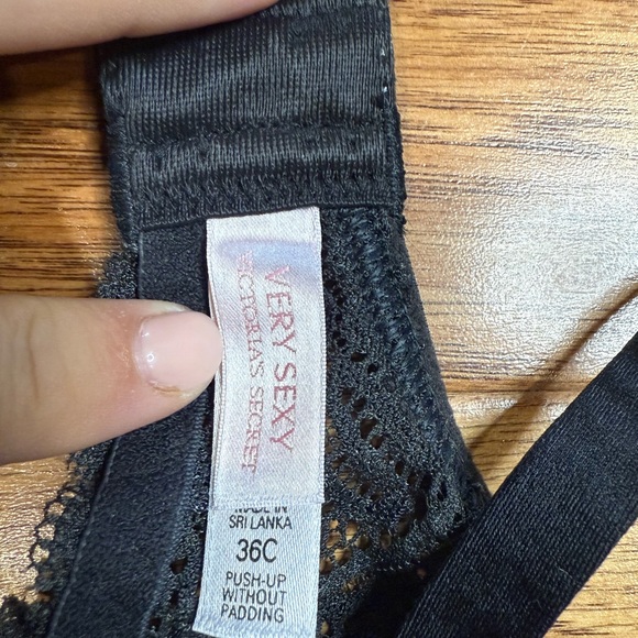 Victoria's Secret Black Lace Bra - Picture 5 of 5